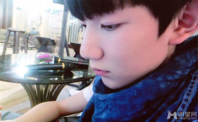 TFBOYS四月限定生写集活泼好动活力四射_图-6