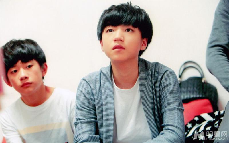 TFBOYS四月限定生写集活泼好动活力四射_图-10