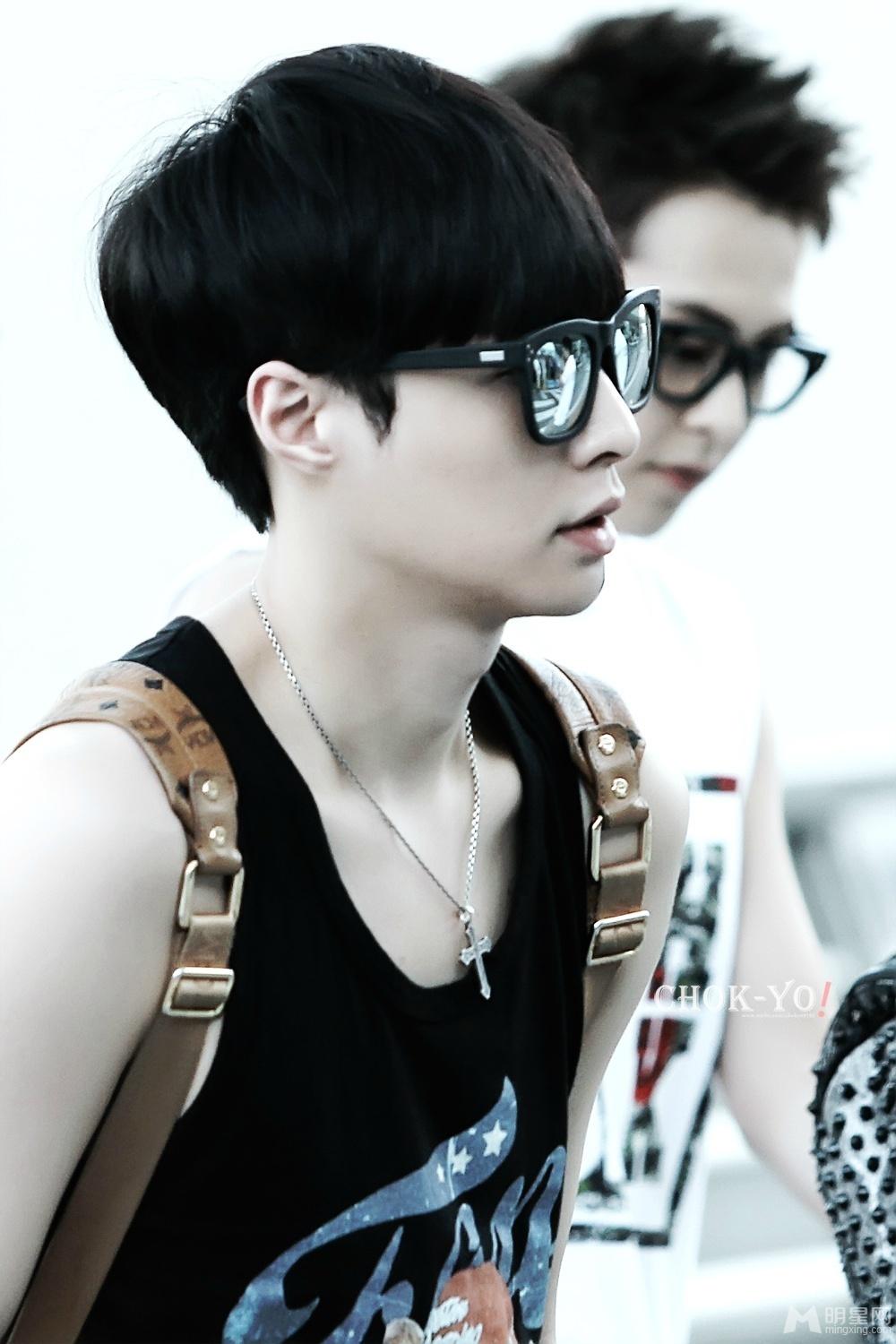 EXO张艺兴2014年7月现身北京机场全程手插裤兜全程_图-23
