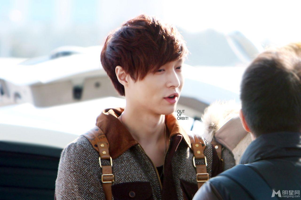 EXO张艺兴2012年12月机场潮范十足帅气机场照合集_图-6