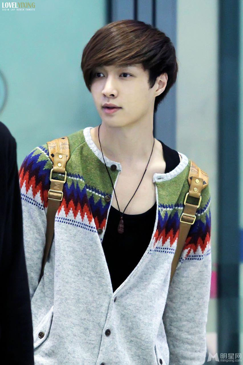 EXO张艺兴2012年10月机场帅照精选集_图-1