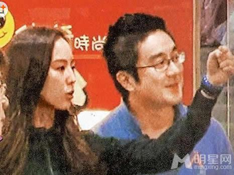 张钧甯与富豪男友黄凯伟南极手牵手共度21天_图-1