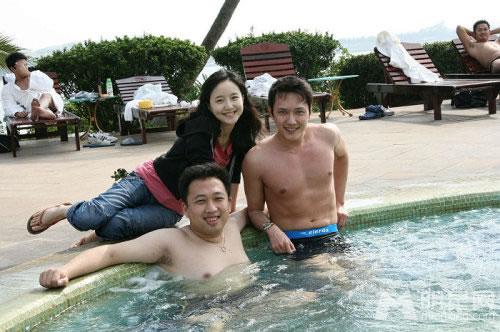 冯绍峰一组泡温泉照曝光粉嫩粉嫩讨人喜欢_图-6