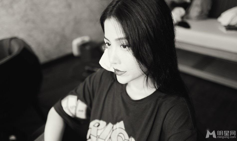 刘翔前妻葛天晒美照一袭红裙娇艳动人_图-15