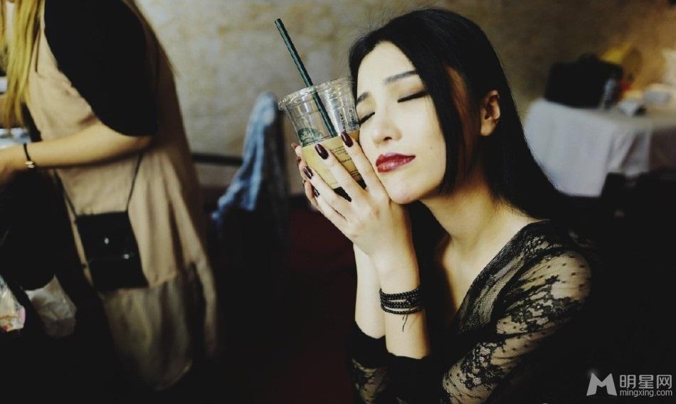 刘翔前妻葛天晒美照一袭红裙娇艳动人_图-18