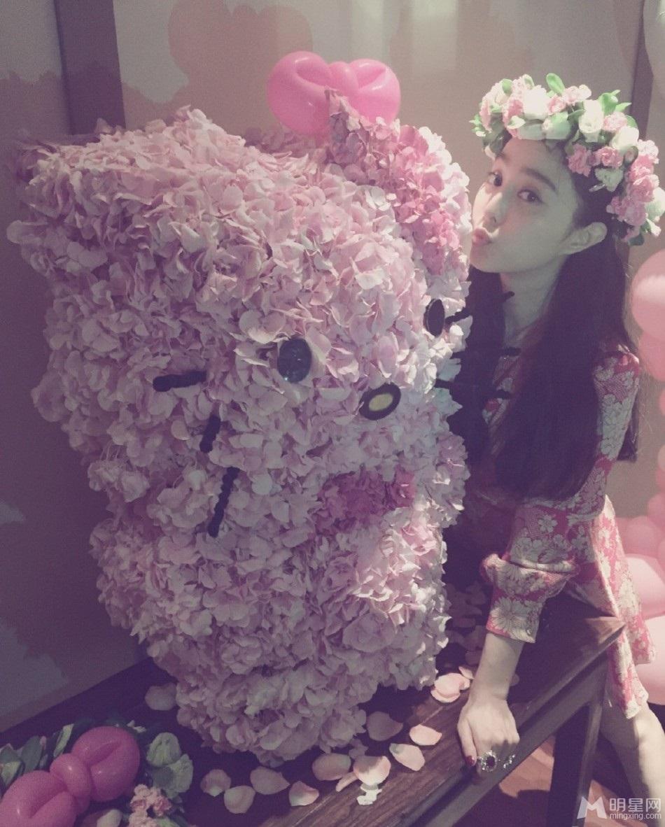 范冰冰生日会少女心李晨献吻获家长认可_图-10