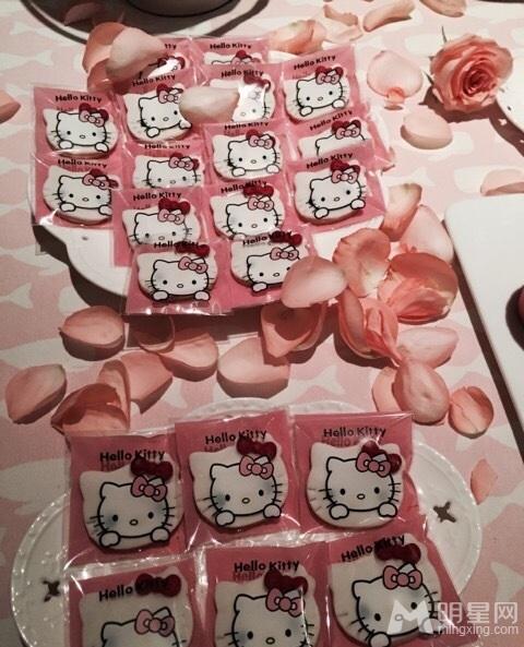 范冰冰生日会少女心李晨献吻获家长认可_图-17