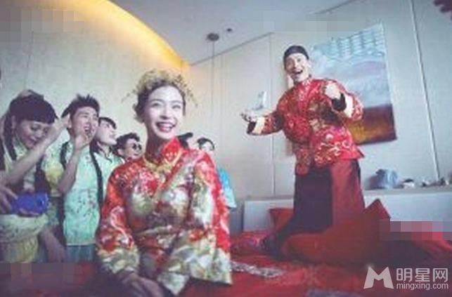 黄晓明绝密婚照曝光为Baby穿水晶婚鞋_图-1