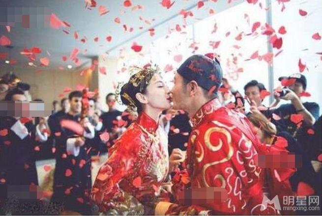 黄晓明绝密婚照曝光为Baby穿水晶婚鞋_图-11
