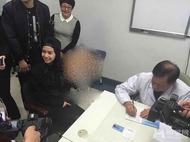 Angelababy面部鉴定:无任何动刀痕迹_图-5