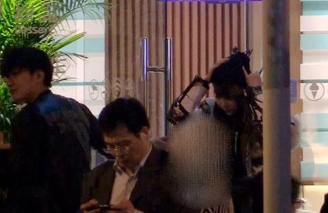 乔任梁夜店搭讪嫩妹拥抱热吻同赴酒店_图-18