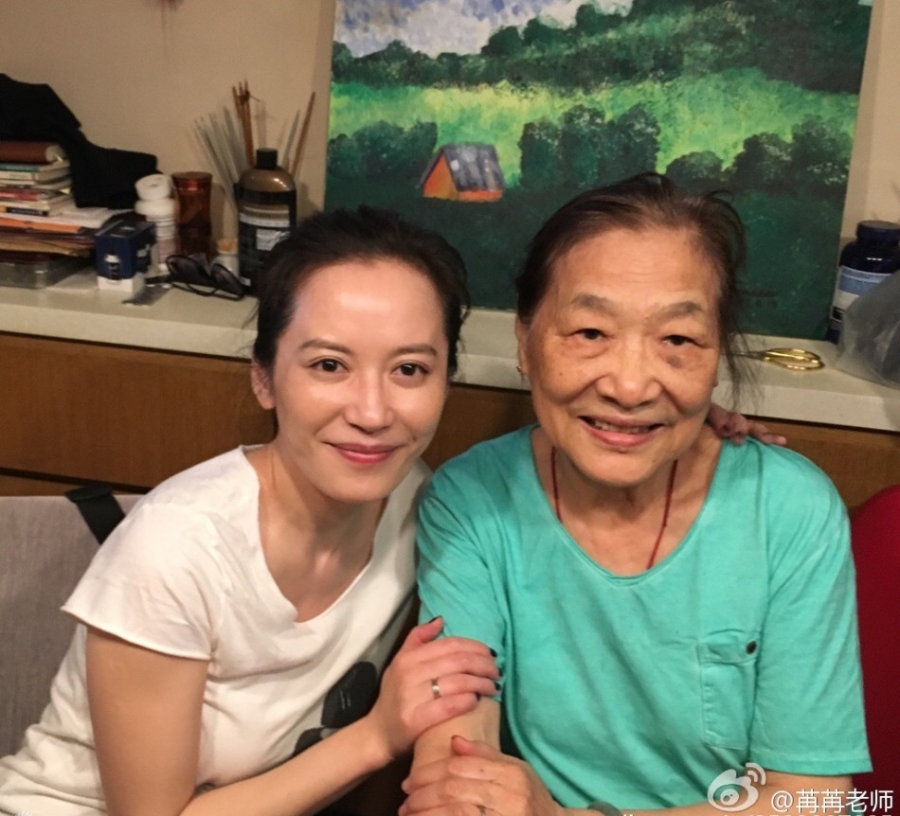 俞飞鸿看望恩施素颜保住“冻龄女神”称号_图-2