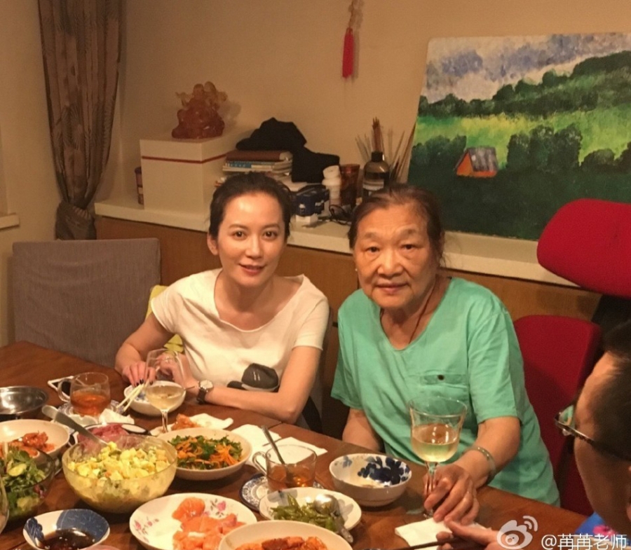 俞飞鸿看望恩施素颜保住“冻龄女神”称号_图-3