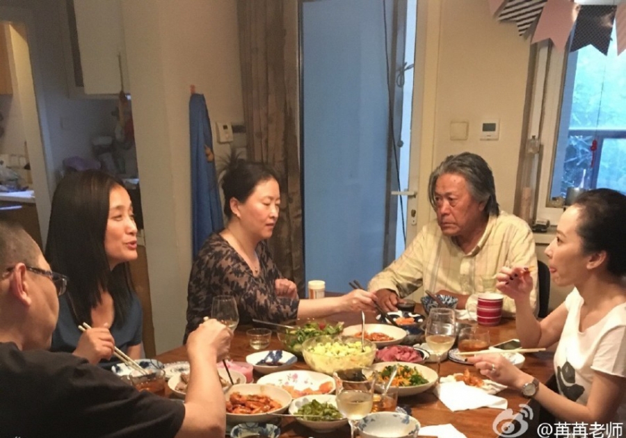 俞飞鸿看望恩施素颜保住“冻龄女神”称号_图-1