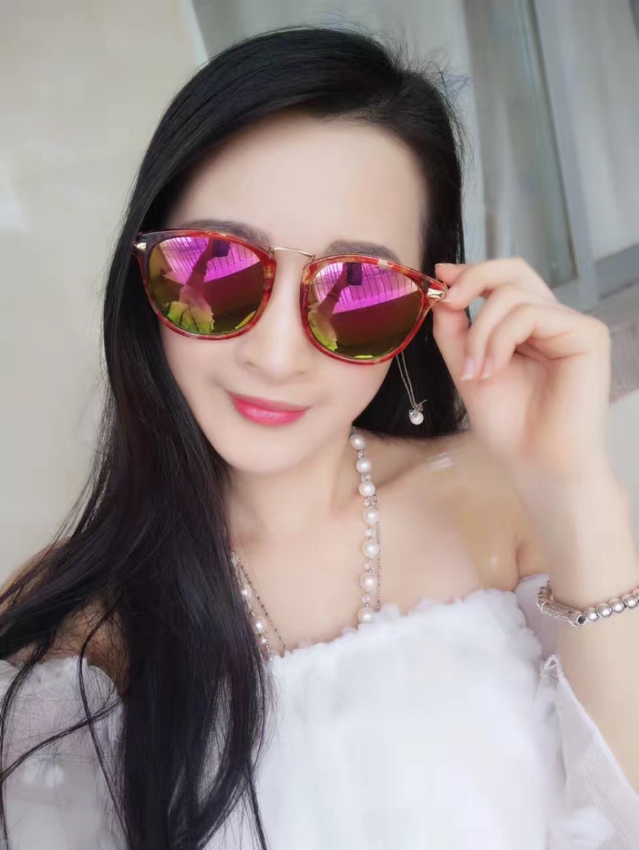 网络女主播酷似林依晨走红海量生活照曝光_图-1