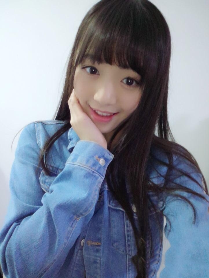 SNH48成员万丽娜甜美生活照_图-1