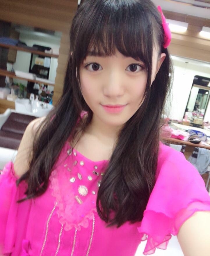 SNH48成员万丽娜甜美生活照_图-4