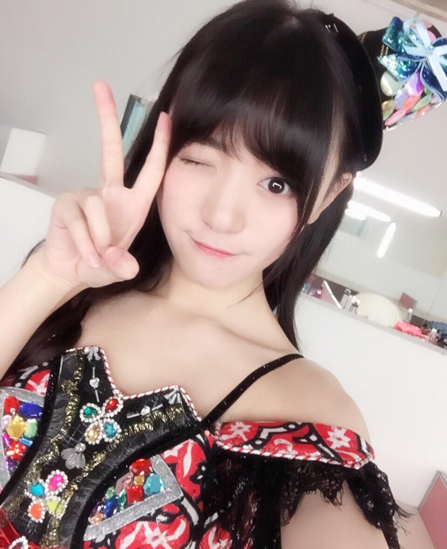 SNH48成员万丽娜甜美生活照_图-2