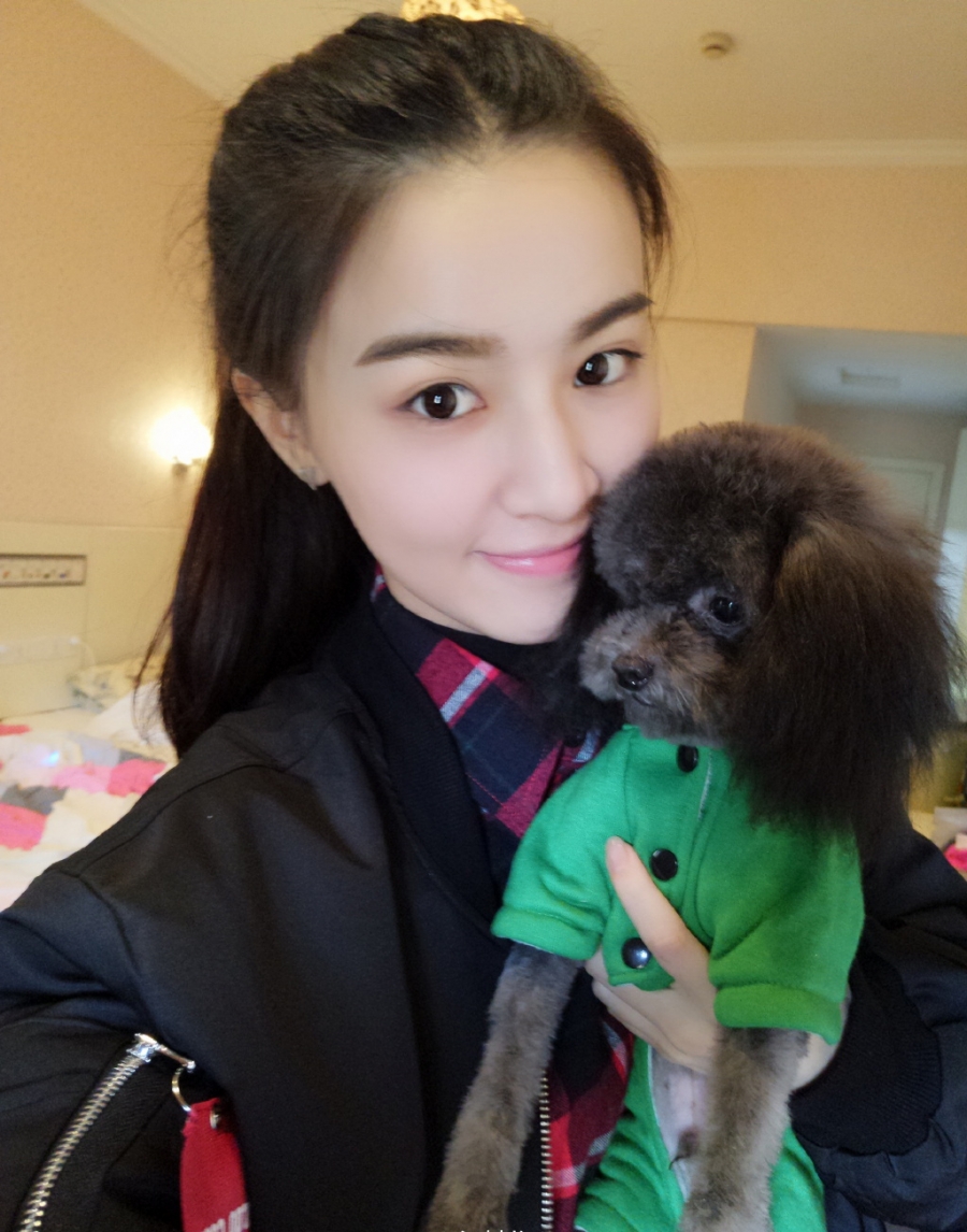 《大唐荣耀》何灵依扮演者梁婧娴生活照_图-3