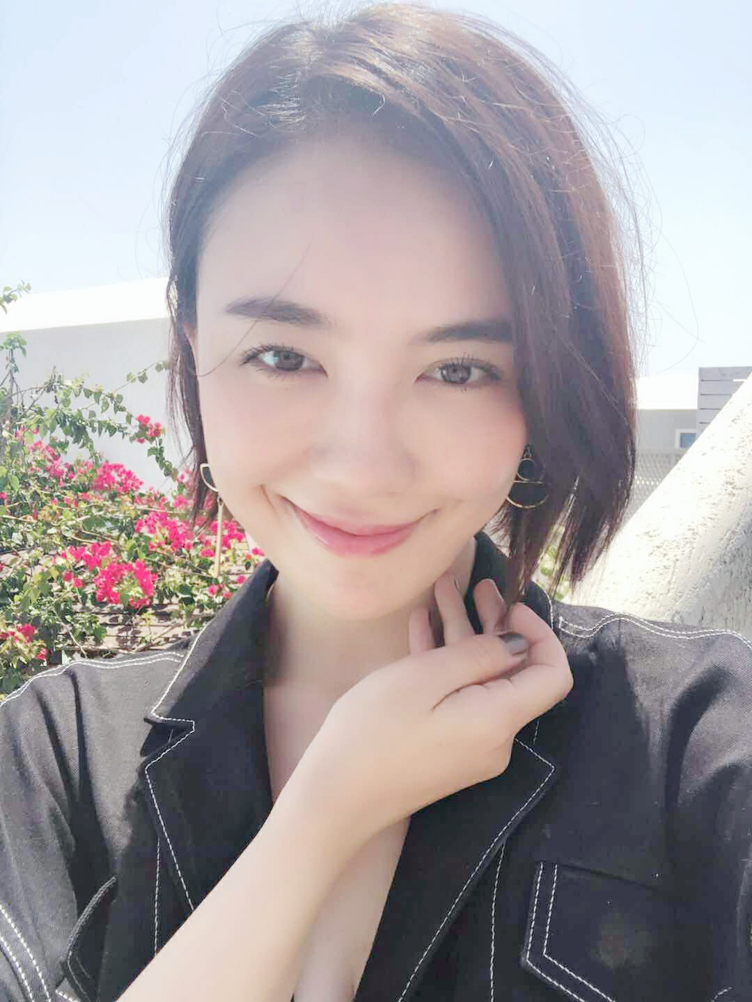 吕佳容米兰时装周展随性街拍_图-4