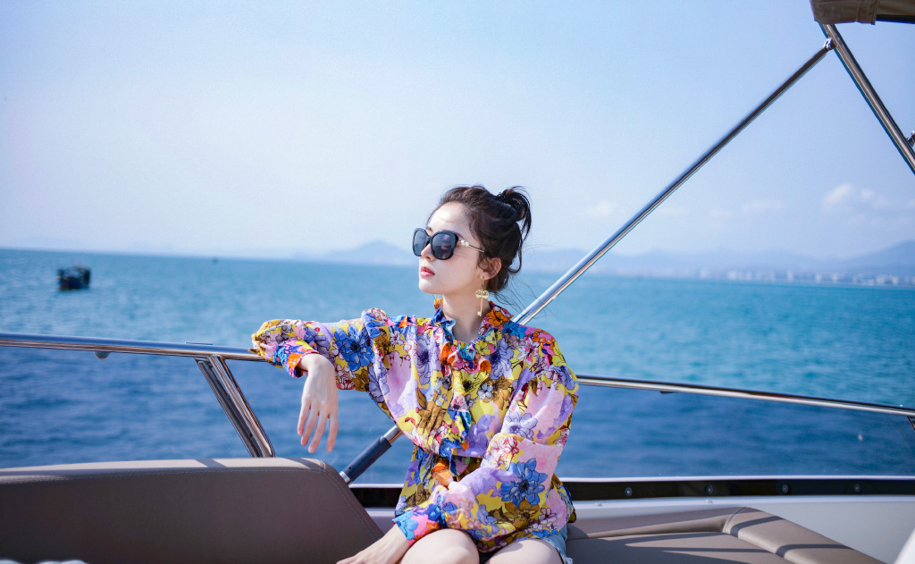 古力娜扎性感动人度假写真图片_图-2