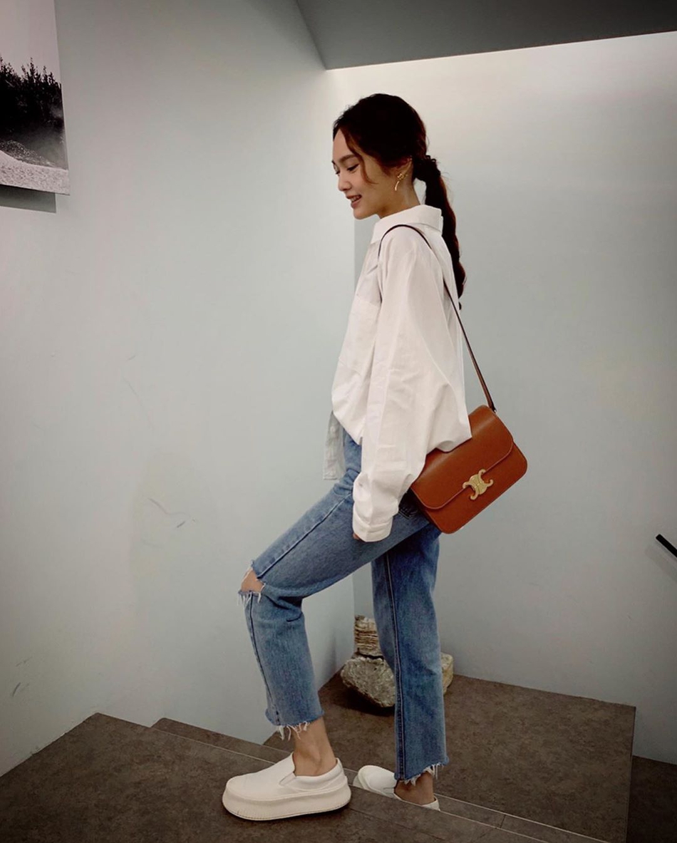 杨丞琳婚后首次分享生活照身穿白衬衫元气满满_图-3