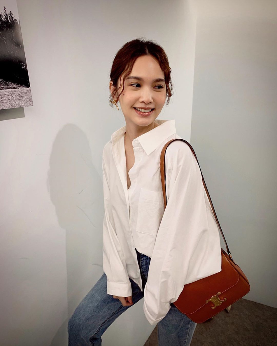 杨丞琳婚后首次分享生活照身穿白衬衫元气满满_图-9