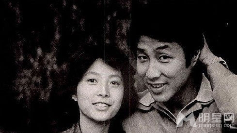 陈道明老婆近照曝光端庄优雅曾为央视主播_图-7