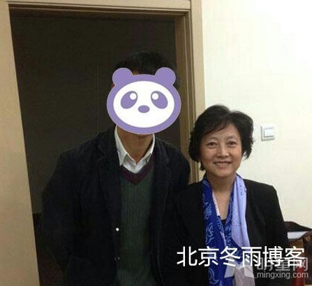 陈道明老婆近照曝光端庄优雅曾为央视主播_图-1