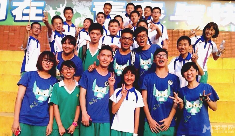 点读机广告女孩中学生活照曝光娇俏可人_图-5
