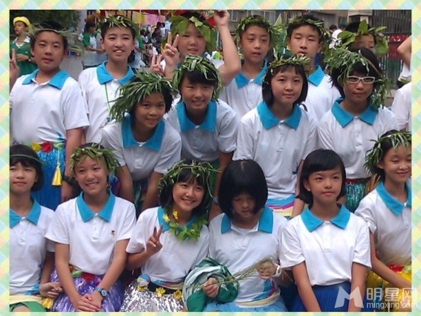 点读机广告女孩中学生活照曝光娇俏可人_图-6