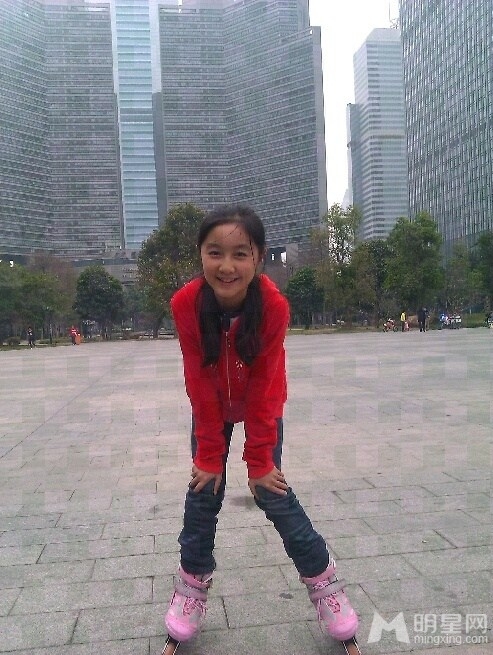 点读机广告女孩中学生活照曝光娇俏可人_图-28
