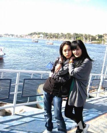 杨幂刘诗诗同一天公布喜讯好姐妹昔日热吻照曝光_图-12