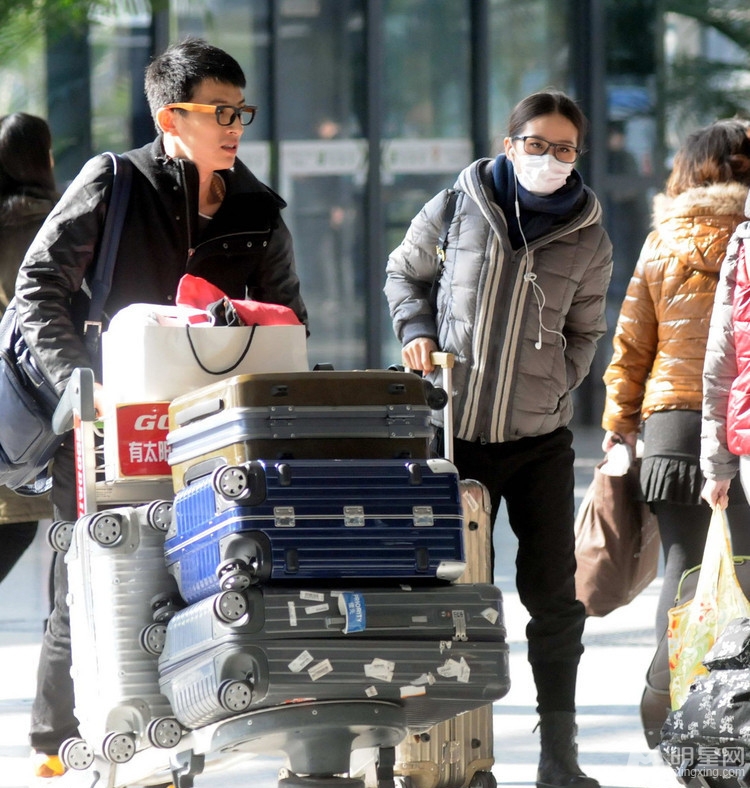 刘诗诗素颜照曝光戴口罩睡眼惺忪_图-6