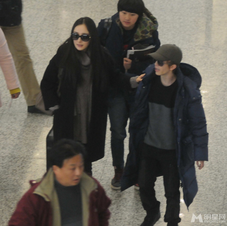 杨幂郭敬明机场热聊疑小时代3不换人_图-12