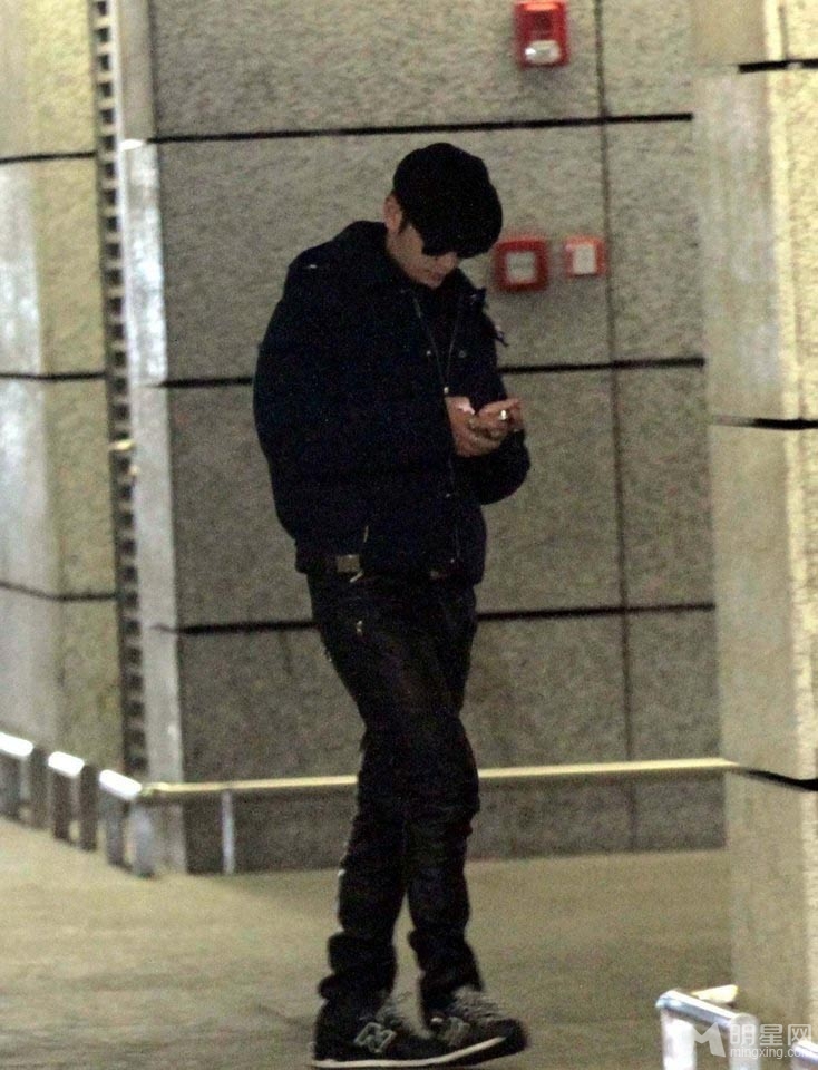 黄晓明AngelaBaby机场约会甜蜜破分手传闻_图-2