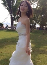 周冬雨曝婚纱照 邻家女孩一秒变女神