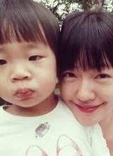 小S老公亲密出镜携女搞怪秀恩爱
