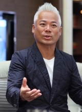 巫启贤分享音乐心得称歌坛啃老是好事