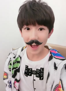 TFBOYS王源2015最新生活照古灵精怪搞笑可爱