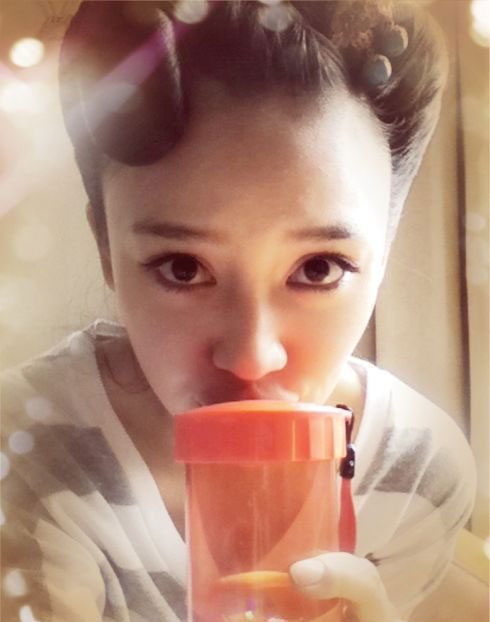 《王的女人》袁姗姗陈乔恩搞怪自拍
