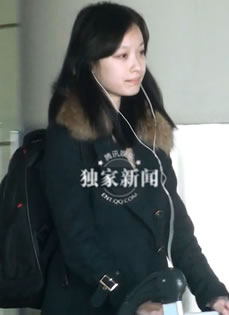 倪妮机场被偷拍大汇总低调挡不住狗仔队