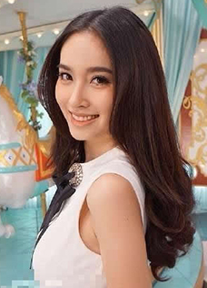 泰国最美变性人Poy近照曝光毫无攻击性的被美...