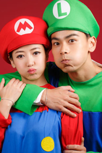 陈紫函搞怪结婚照各种COSPLAY