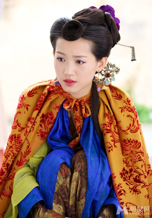 美人如画曝光苏青剧照多款造型魅惑动人_图-5