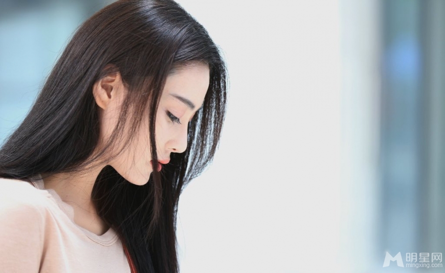 奋囧曝光张馨予剧照长发飘飘显清纯_图-3