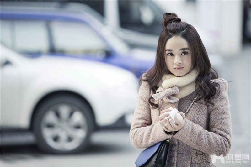 杉杉来了曝赵丽颖剧照变身呆萌小吃货_图-5