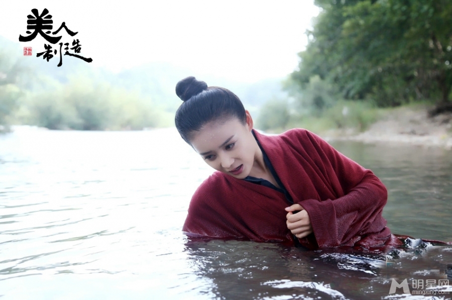美人制造袁姗姗剧照狼狈入水现女儿身_图-7