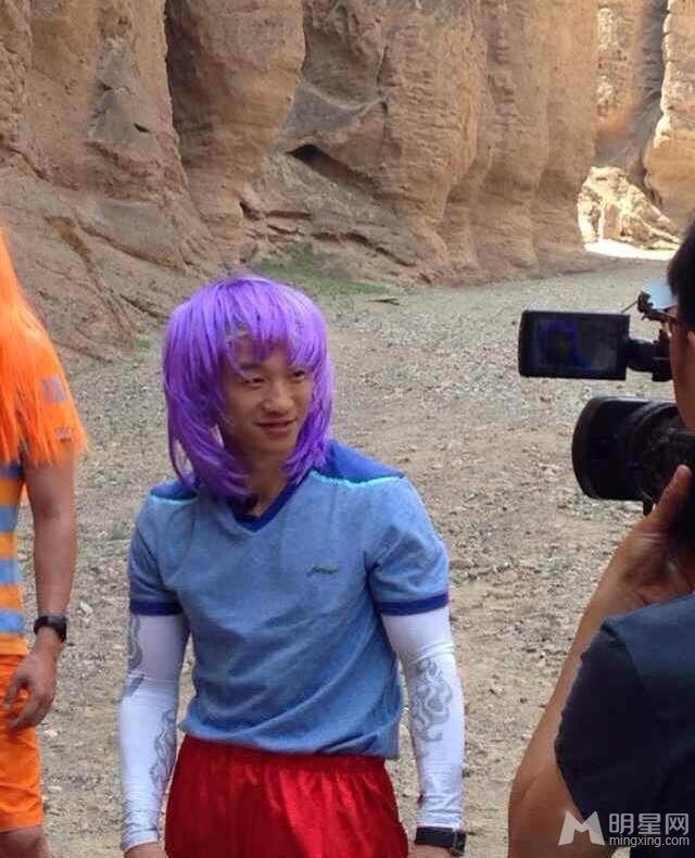 爸爸变身非主流美少女村长搔首弄姿_图-6
