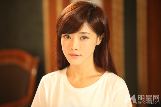 邓家佳冬暖花会开剧照饰演励志女孩蓝素馨_图-7